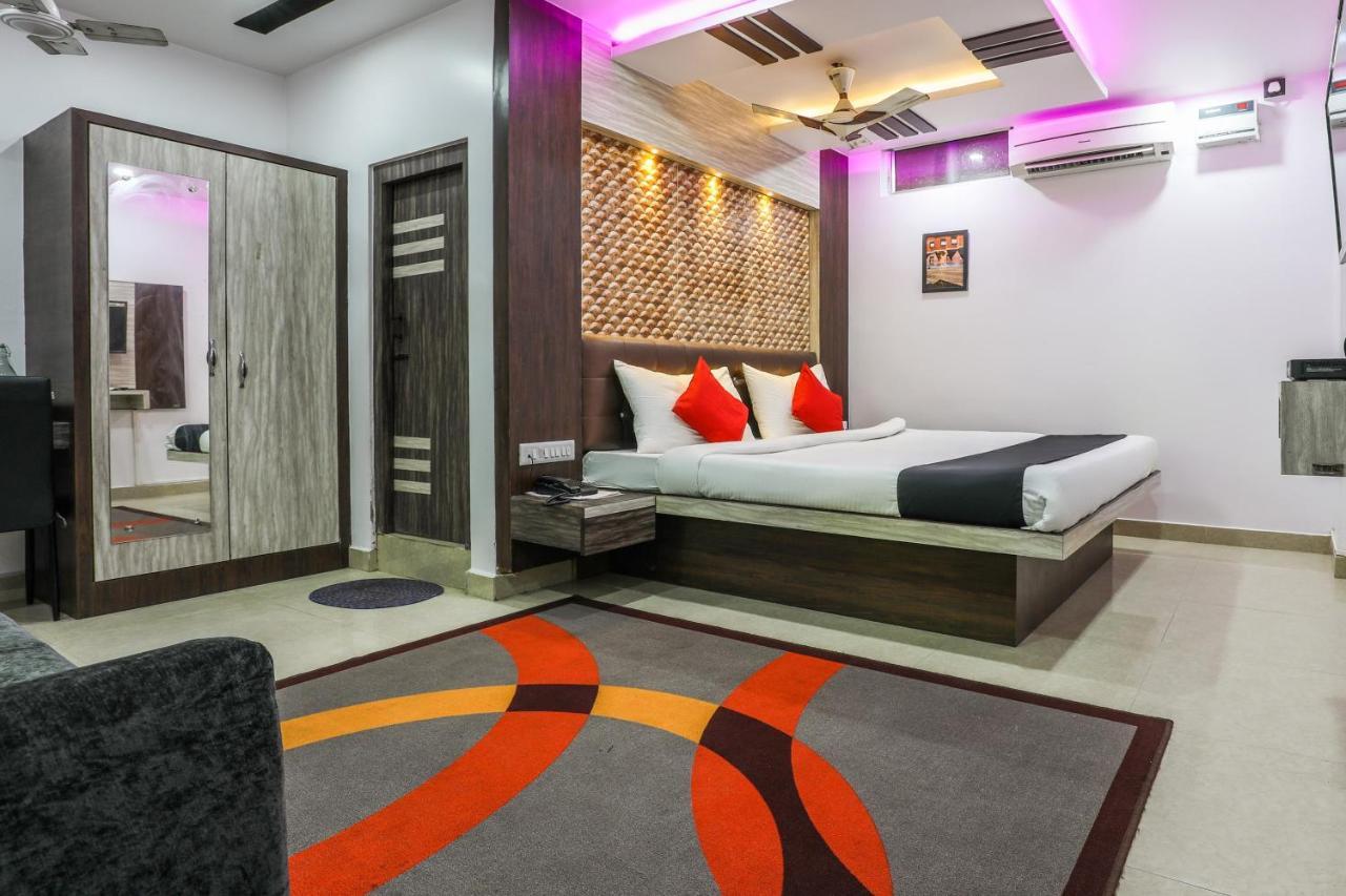 Oyo 14472 Brahmaputra Guest House Gauháti Kültér fotó
